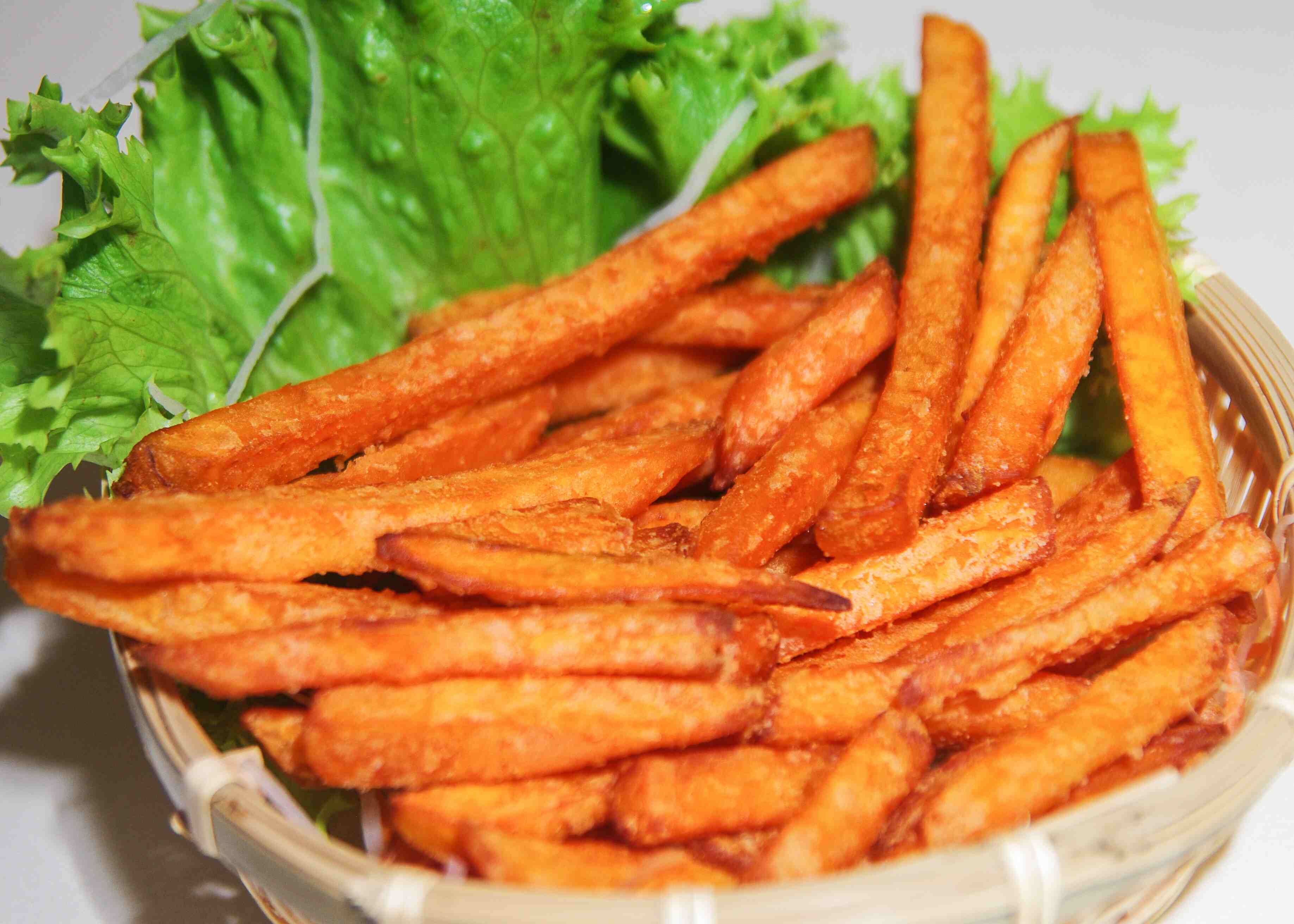 Süßkartoffel-Pommes (Khoai lang chiên)